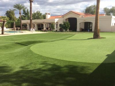 phoenix-backyard-with-golf-green-artificial-grass